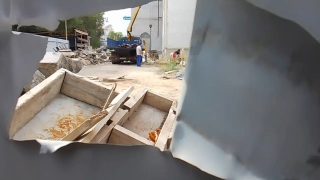 В Саратове со стройплощадки театра оперы и балета неизвестные вывозят металлолом