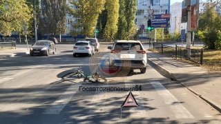 На саратовском проспекте встретились 64-летний велосипедист и иномарка