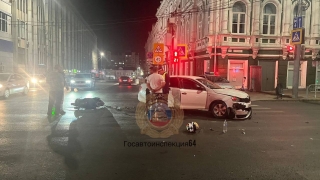 На Московской в столкновении с иномаркой пострадал водитель мопеда