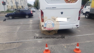 Водитель саратовской маршрутки уронил пассажиров. Двое в больнице
