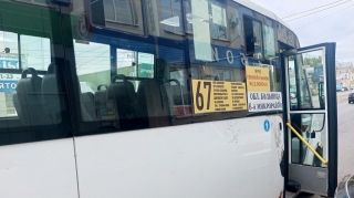 В Саратове пенсионерка упала в маршрутке и оказалась в больнице