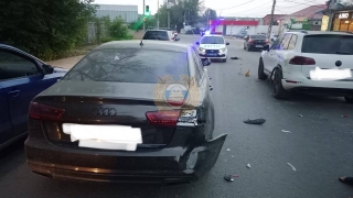 На Танкистов в столкновении автомобилей и мотоцикла пострадали два человека