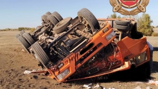 Саратовский водитель погиб в перевернувшемся "КамАЗе"