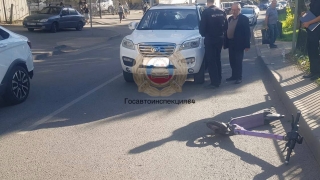 В центре Саратова "китаец" сбил электросамокатчика