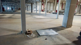 В Саратове на стройке логистического центра с высоты упал еще один рабочий