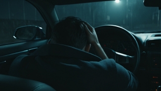 Девушка из Саратова расстроила московского гостя, и он с горя угнал авто