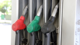 Саратовский бензин дешевеет вторую неделю подряд, но остается самым дорогим в ПФО