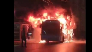 В центре Саратова загорелся троллейбус