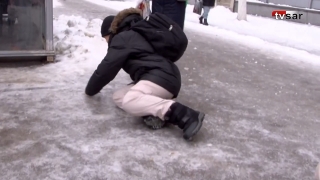 На борьбу с гололедом в Саратове направят еще 30 млн рублей