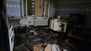 В Саратове жители аварийного дома боятся погибнуть из-за поджогов