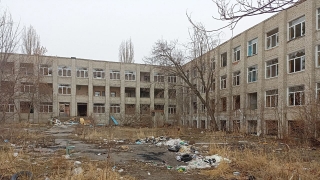 Горящие руины колледжа. Мэрия Саратова нашла 1,2 млн на забор из профлиста