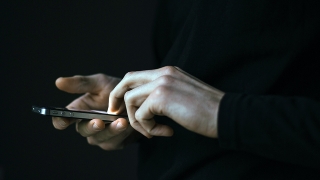 Деньги в долг. Мошенники обманули двух саратовцев под видом их знакомых