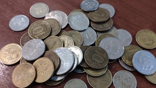 Два саратовца принесли в банк для обмена 110 кг монет