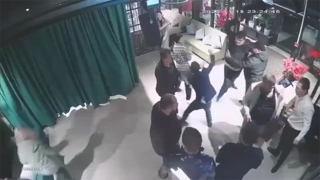 В саратовском ресторане посетитель избил администратора. Возбуждено дело