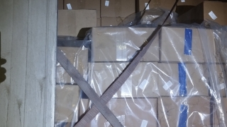 В Саратовскую область через госграницу не пропустили фуру подозрительных продуктов