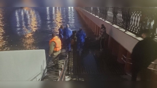 С моста Саратов-Энгельс упала женщина