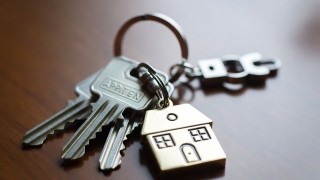 "Схема Долиной". Жительница Саратова обвиняет московского пенсионера в мошенничестве при продаже квартиры