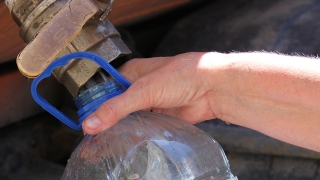 Десятки тысяч саратовцев останутся с сухими кранами. Названы адреса подвоза воды