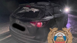 На саратовской трассе водитель кроссовера пострадал в столкновении с большегрузом