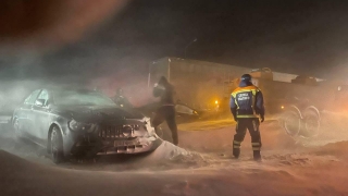 Саратовский шторм. Людей с трасс продолжают эвакуировать, в 205 селах повреждены ЛЭП