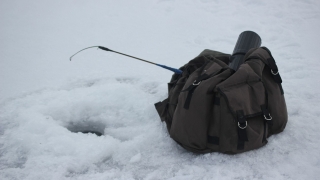 В Саратовской области пенсионер провалился под лед по пути на рыбалку