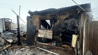 В саратовском селе огонь уничтожил частный дом