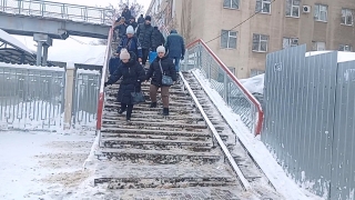 Таскать чемоданы на себе. Как зимой встречают пассажиров саратовские вокзалы