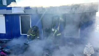 В саратовском райцентре сгорел магазин