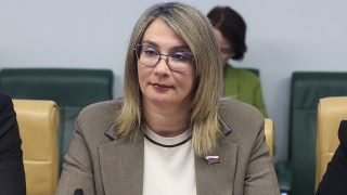 Сенатор Наталия Косихина о престиже профессии учителя: "Уважение – в достойной зарплате"