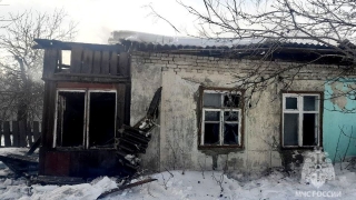 В саратовском селе сгорел двухквартирный дом