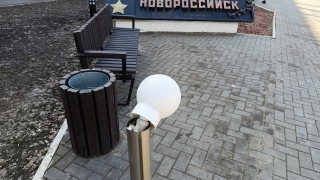 В Балакове вандалы сломали подсветку мемориального комплекса