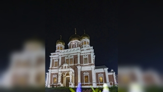 Саратовцы празднуют Светлую Пасху