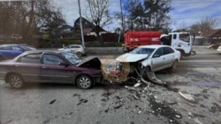 Две иномарки не поделили Большую Садовую. Оба водителя в больнице