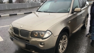 У задолжавшего почти миллион саратовского алиментщика могут забрать дорогое авто