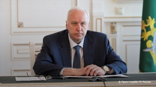 Глава СК взял на контроль дело о рушащемся фасаде дома на Шелковичной