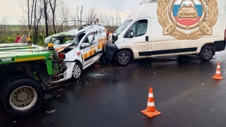 В массовом ДТП под Саратовом пострадал водитель "Ларгуса"
