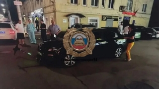 На Чапаева автоледи сбила парня на электросамокате