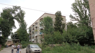 Три расчета тушили саратовскую пятиэтажку