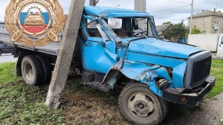 В Балакове маленький мальчик получил травмы в ДТП с участием грузовика