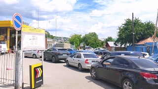 Саратовские очередники за бензином не дождутся отмены штрафов за нарушения ПДД