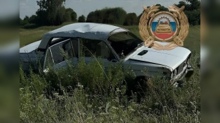 Водитель погиб при опрокидывании "шестерки"