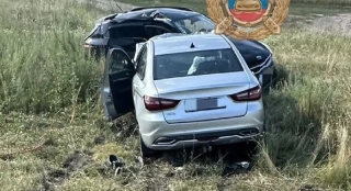 На трассе под Саратовом столкнулись два авто. Двое погибших, пострадал ребенок