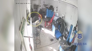 Саратовец украл из сейфа работодателя 20 тысяч рублей "на выпивку". Видео