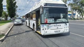 В Саратове ДТП с участием автобуса парализовало движение