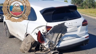 Водитель "Лады" пострадала в столкновении с Porsche Cayenne