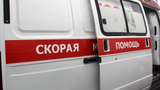 На Огородной с высоты упал мужчина и выжил