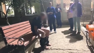 Погоня ДПС за пьяным саратовцем закончилась "стриптизом" на лавочке