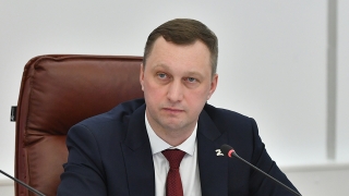 В последний месяц лета СМИ чаще вспоминали о существовании Романа Бусаргина