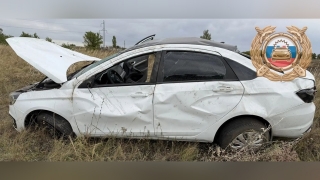 Под Аткарском в кювете оказалась "Лада Веста"