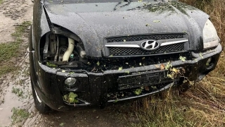 Водители двух внедорожников вылетели с дорог и оказались в больнице